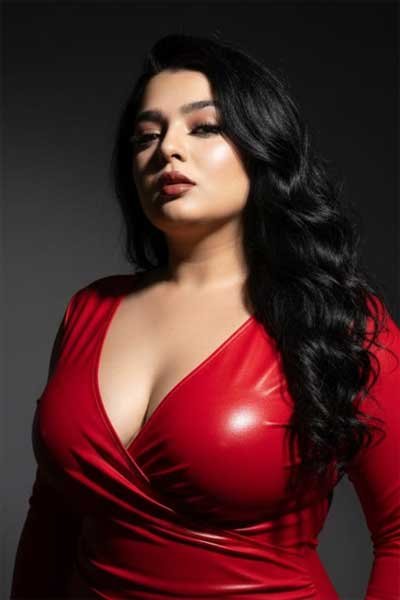 Busty & Curvy Call Girls in Aerocity – Perfect Figure Escorts