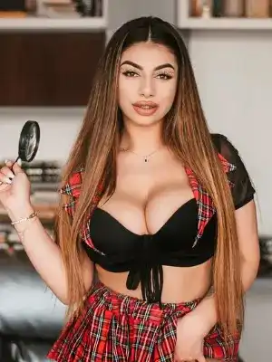 Premium Escorts Service in Paharganj near New Delhi Railway Station